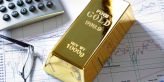 Zlato je na letošním minimu, rostou akcie a dolar