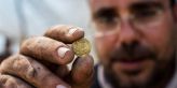 Izraelci hlásí mimořádný nález. V zemi objevili stovky mincí z čistého zlata