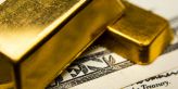 Cena zlata klesá kvůli růstu sazeb americké centrální banky