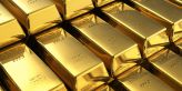 Zlato poprvé za šest let stojí přes 1400 dolarů za unci. Pomáhají mu vyhlídky na snížení úrokových sazeb v USA