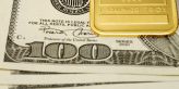 Za růstem zlata má stát propad dolaru